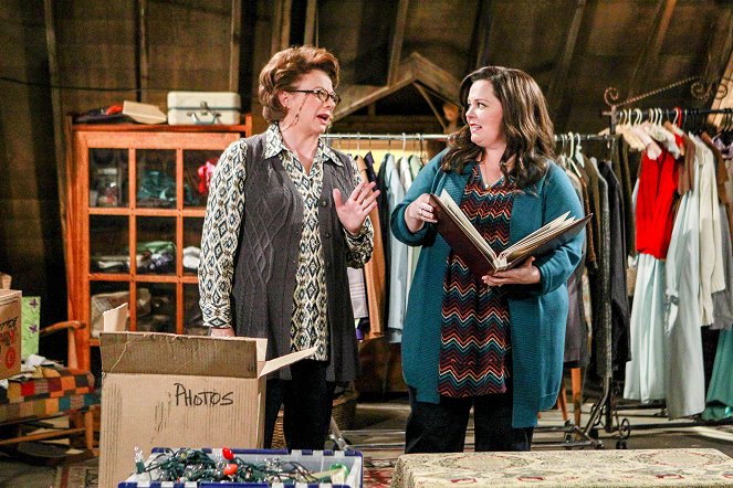 Mike & Molly - What Ever Happened to Baby Peggy - Photos - Rondi Reed, Melissa McCarthy