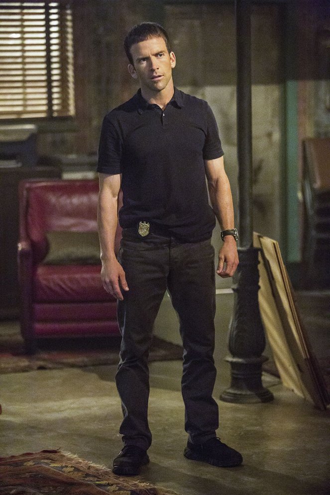 NCIS: New Orleans - Sleeping with the Enemy - Do filme - Lucas Black