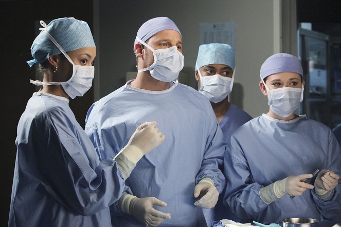 Grey's Anatomy - Season 7 - Start Me Up - Photos - Justin Chambers, Sarah Drew