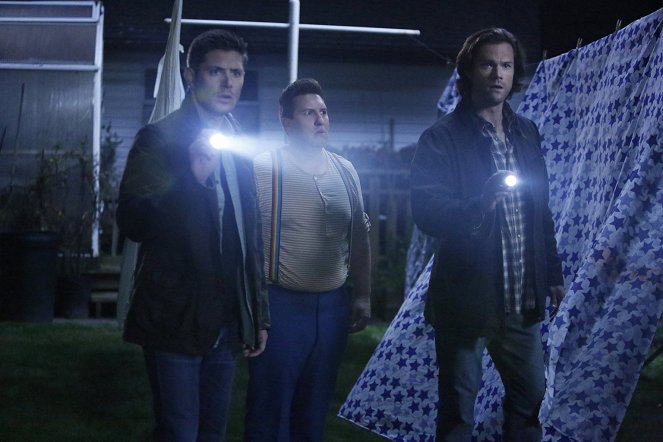 Supernatural - Season 11 - Just My Imagination - Photos - Jensen Ackles, Nate Torrence, Jared Padalecki