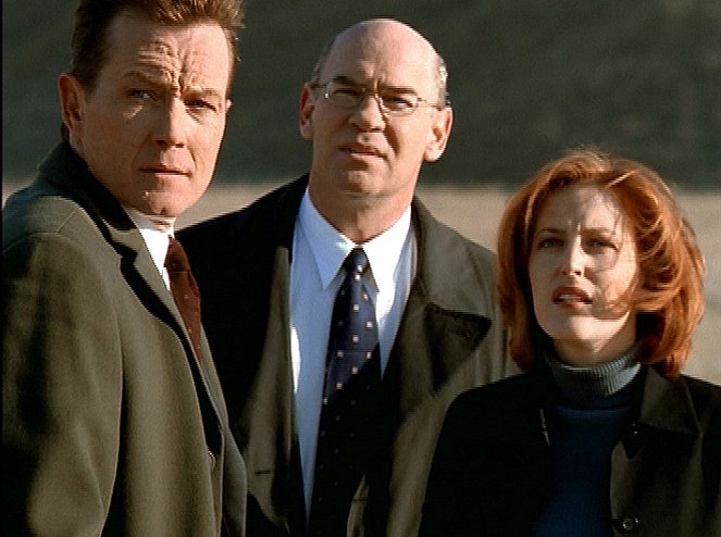 The X-Files - Season 8 - This Is Not Happening - Photos - Robert Patrick, Mitch Pileggi, Gillian Anderson