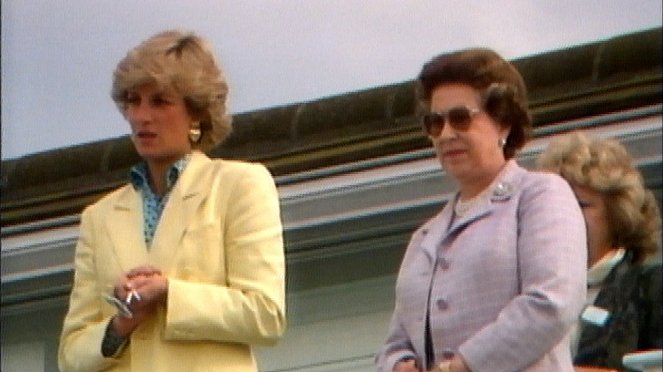 Elisabeth II, la révolution d'une reine - Z filmu - Diana, księżna Walii, królowa Elżbieta II