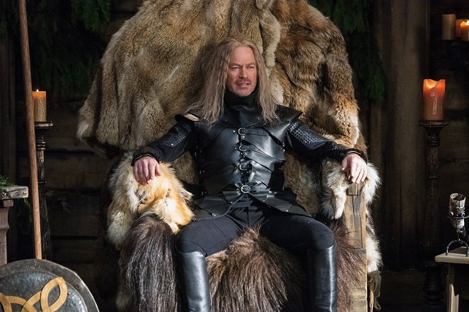 Legends of Tomorrow - Beebo the God of War - Photos - Neal McDonough