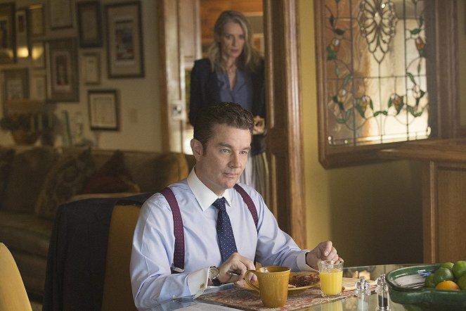 Marvel's Runaways - Alte Freunde - Filmfotos - James Marsters, Ever Carradine