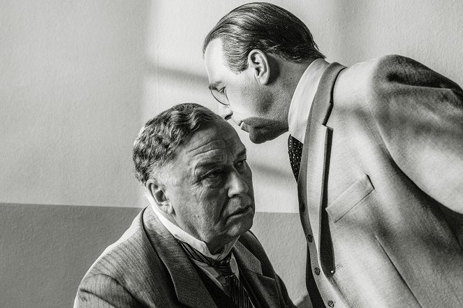 Fritz Lang ja M - murhan jäljillä - Kuvat elokuvasta - Heino Ferch