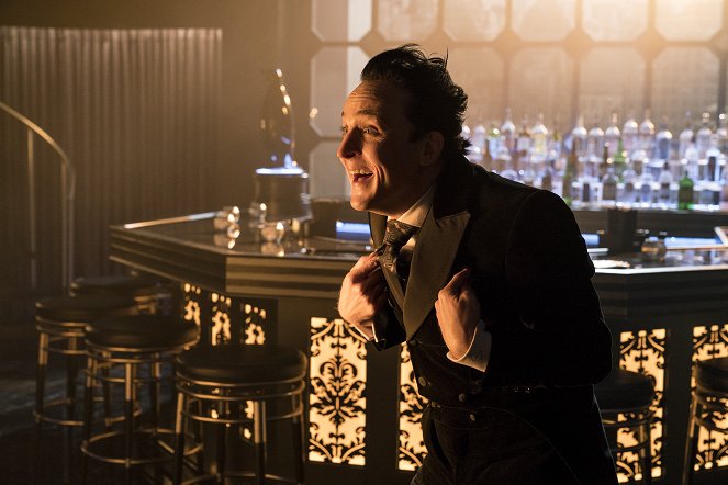 Gotham - Queen Takes Knight - Photos - Robin Lord Taylor