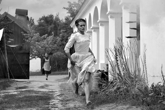 1945 - Z filmu - Dóra Sztarenki