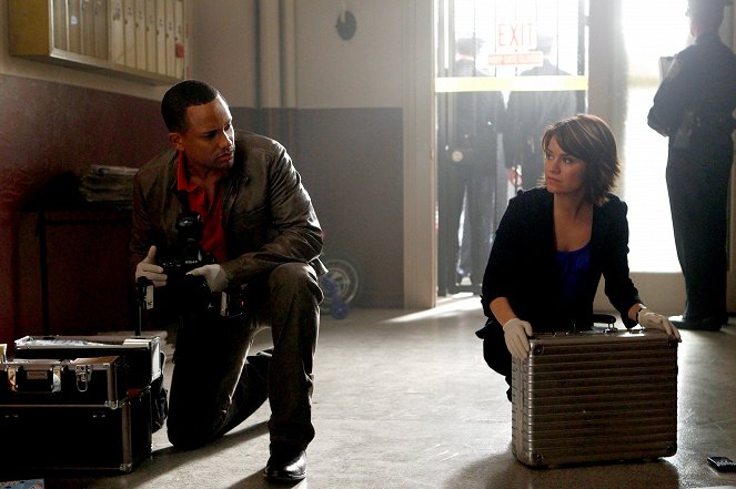 CSI: New York - Season 8 - Tod im Treppenhaus - Filmfotos - Hill Harper, Anna Belknap