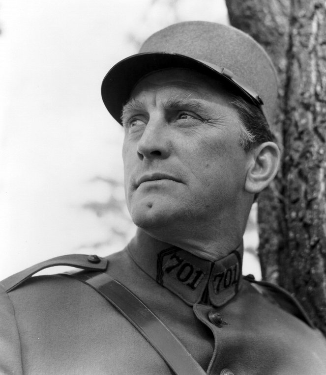 Horizontes de Glória - Do filme - Kirk Douglas