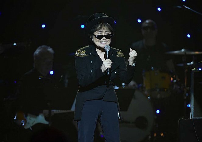 Yle Live: John Lennons minneskonsert - Kuvat elokuvasta - Yoko Ono