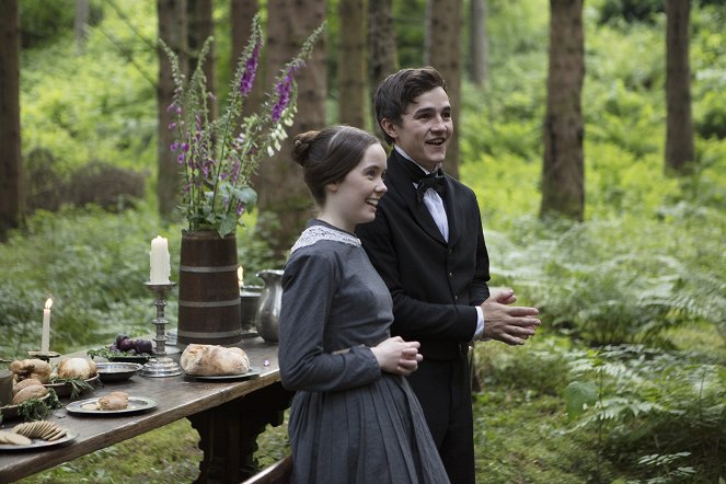 Victoria - The King Over the Water - De la película - Tilly Steele, Tommy Knight