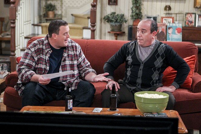 Mike & Molly - Mudlick or Bust - Photos - Billy Gardell, Louis Mustillo