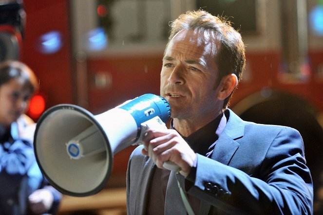 Body of Proof - Dark City - Van film - Luke Perry