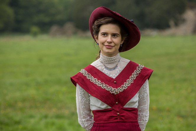 Howards End - Episode 1 - Filmfotos - Philippa Coulthard