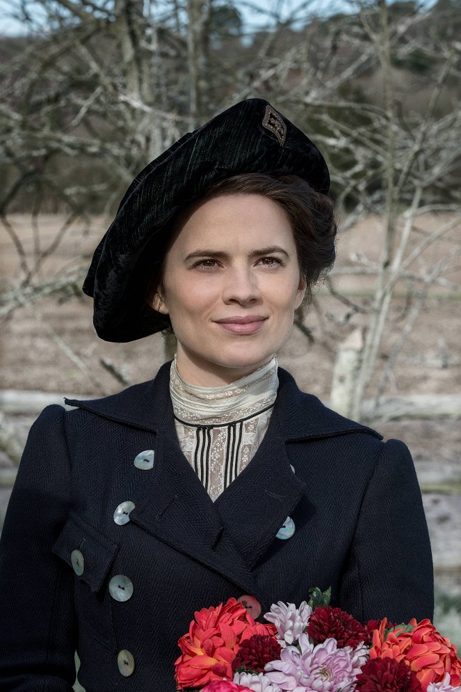 Howards End - Episode 2 - Photos - Hayley Atwell
