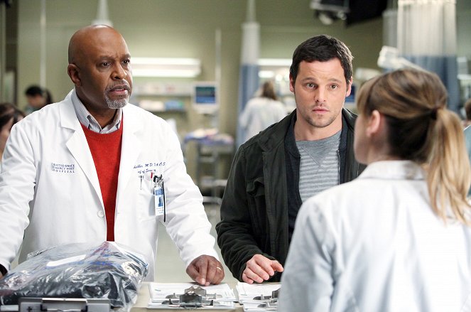 Grey's Anatomy - Golden Hour - Photos - James Pickens Jr., Justin Chambers