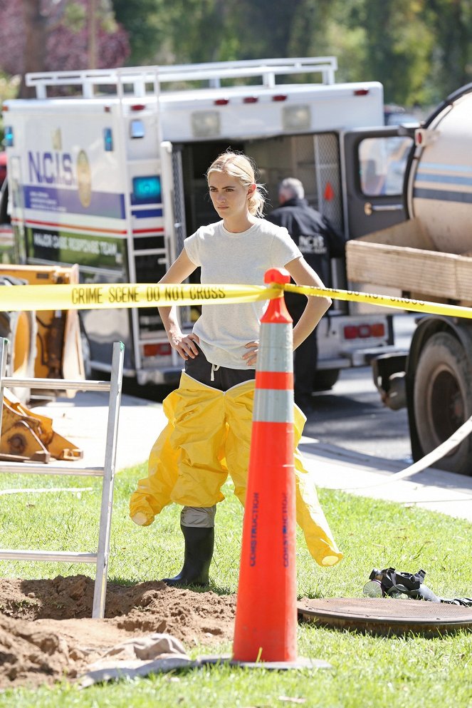 NCIS: Naval Criminal Investigative Service - The Admiral's Daughter - Photos - Emily Wickersham