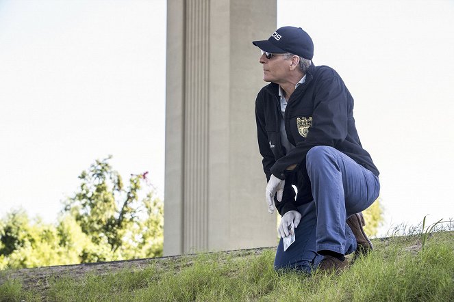 Agenci NCIS: Nowy Orlean - Season 2 - Straty uboczne - Z filmu - Scott Bakula