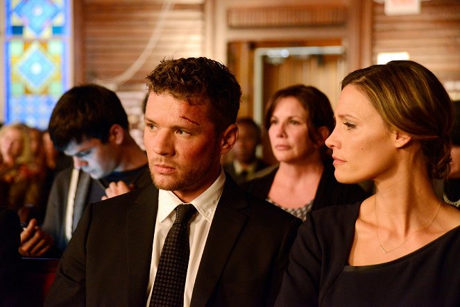 Secrets and Lies - The Father - Photos - Ryan Phillippe, KaDee Strickland