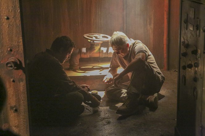 NCIS - Tengerészeti helyszínelők - Season 15 - Megosztott ház - Filmfotók - Sean Murray, Mark Harmon