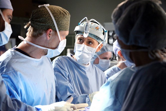 Grey's Anatomy - Song Beneath the Song - Photos - Kevin McKidd, Kim Raver