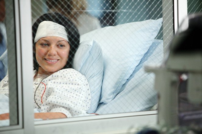 Grey's Anatomy - It's a Long Way Back - Photos - Sara Ramirez