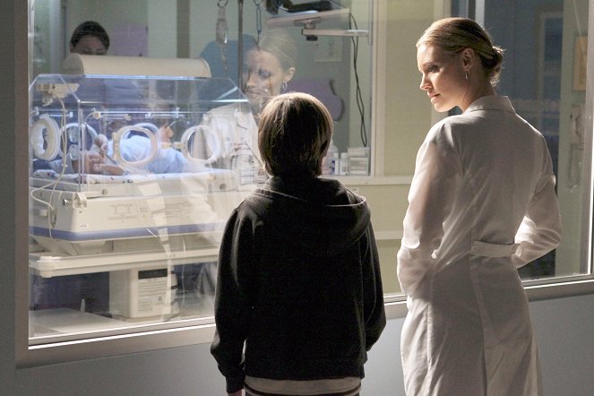 Private Practice - Gone, Baby, Gone - Photos - KaDee Strickland