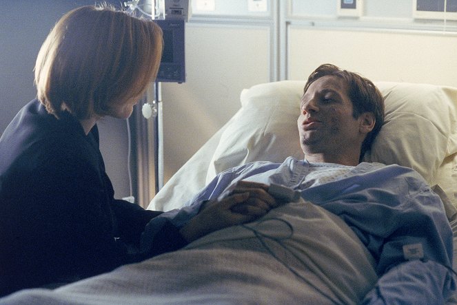 The X-Files - Deadalive - Photos - David Duchovny