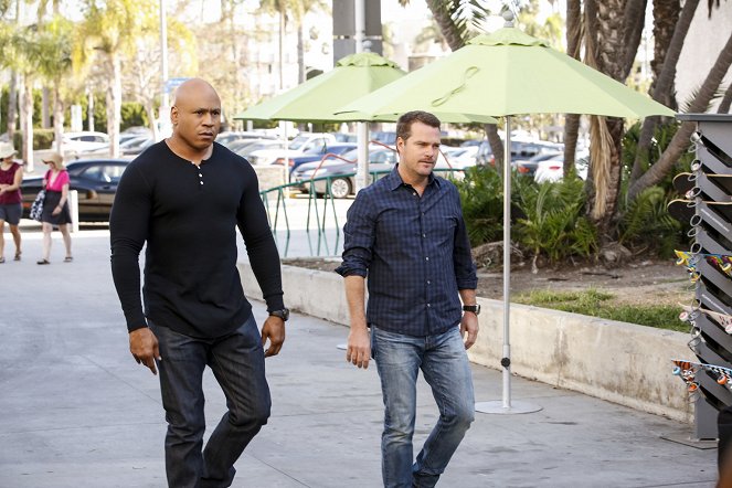 NCIS: Los Angeles - Season 8 - Őrültek háza - Filmfotók - LL Cool J, Chris O'Donnell