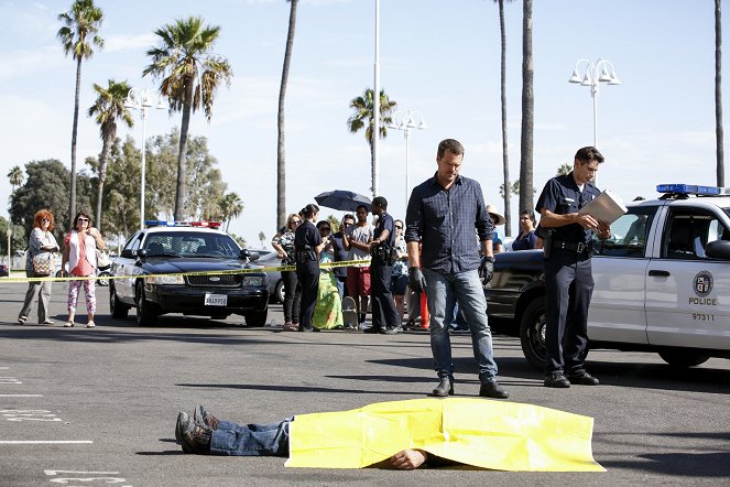 NCIS: Los Angeles - Season 8 - Crazy Train - Photos - Chris O'Donnell