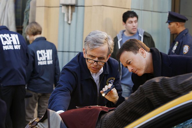 CSI: NY - Season 9 - Nine Thirteen - Van film - Robert Joy, Gary Sinise