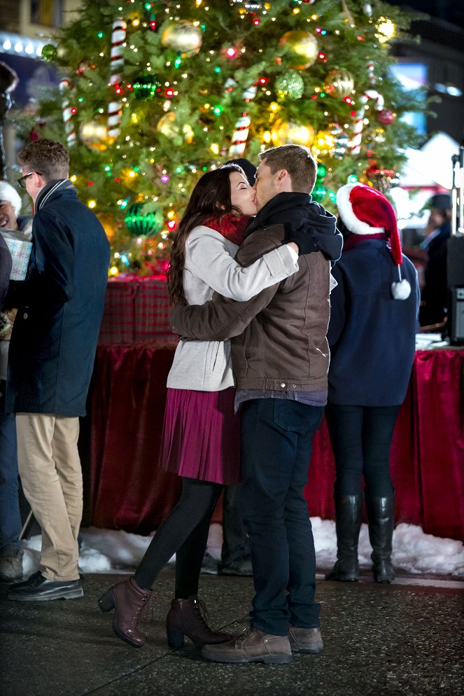 Debbie Macomber's Dashing Through the Snow - Photos - Meghan Ory, Andrew W. Walker