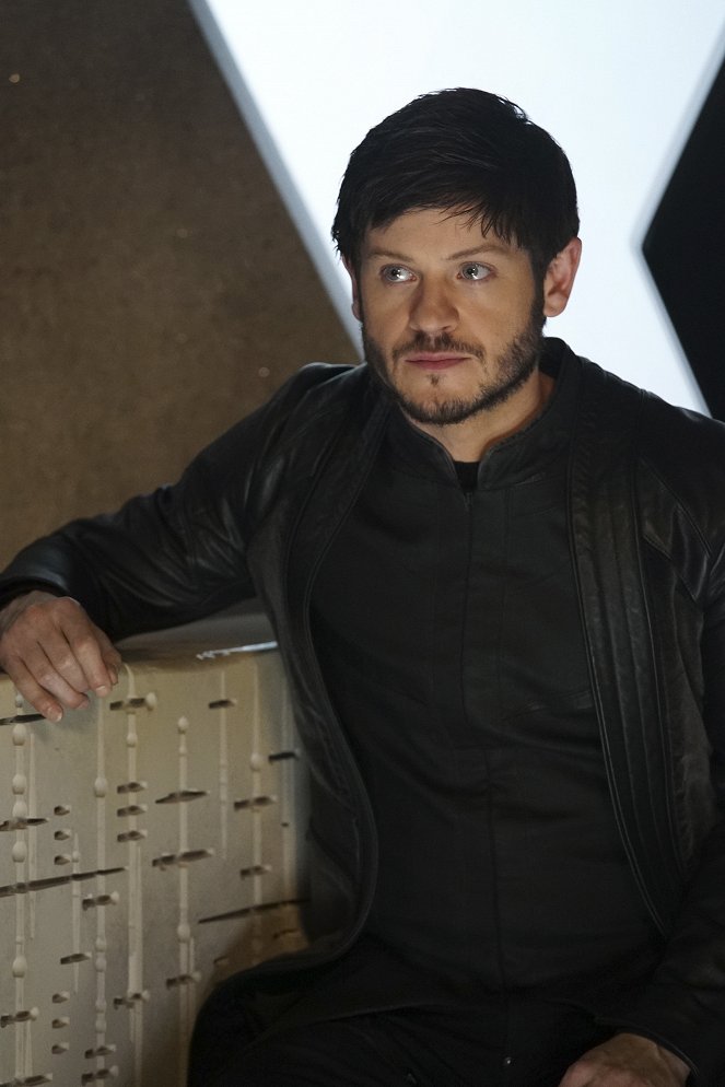 Divide and Conquer - Iwan Rheon