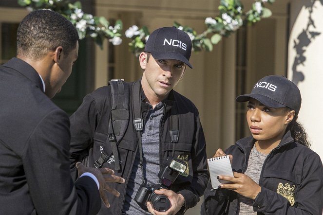 Agenci NCIS: Nowy Orlean - Wyjdź za mnie - Z filmu - Lucas Black, Shalita Grant