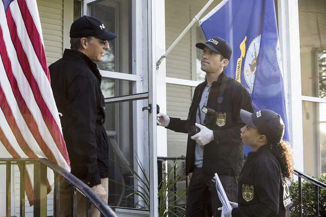 Námořní vyšetřovací služba: New Orleans - Se zlomeným srdcem - Z filmu - Scott Bakula, Lucas Black, Shalita Grant