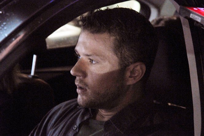Secrets and Lies - The Cop - Photos - Ryan Phillippe