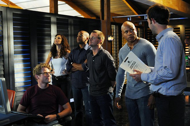NCIS: Los Angeles - Season 1 - Killshot - Photos - Barrett Foa, Daniela Ruah, Adam Jamal Craig, Chris O'Donnell, LL Cool J