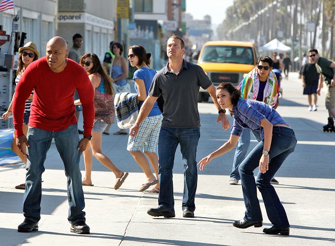 NCIS: Los Angeles - Season 2 - Human Traffic - Photos - LL Cool J, Chris O'Donnell, Daniela Ruah