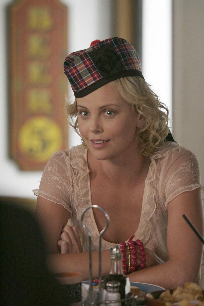 Arrested Development - Season 3 - Forget Me Now - Photos - Charlize Theron