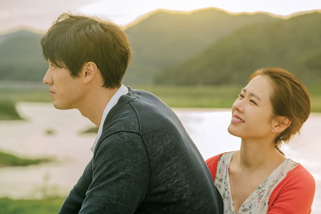 Jigeum mannaleo gabnida - Film - Ji-sub So, Ye-jin Son
