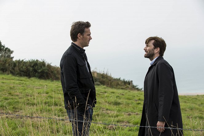 Broadchurch - The End Is Where It Begins - Episode 4 - Photos - James D'Arcy, David Tennant
