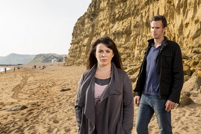 Broadchurch - The End Is Where It Begins - Episode 4 - Photos - Eve Myles, James D'Arcy