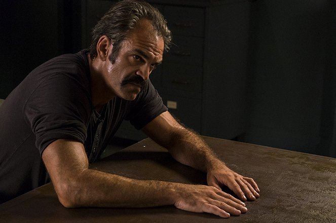 The Walking Dead - The Big Scary U - Photos - Steven Ogg