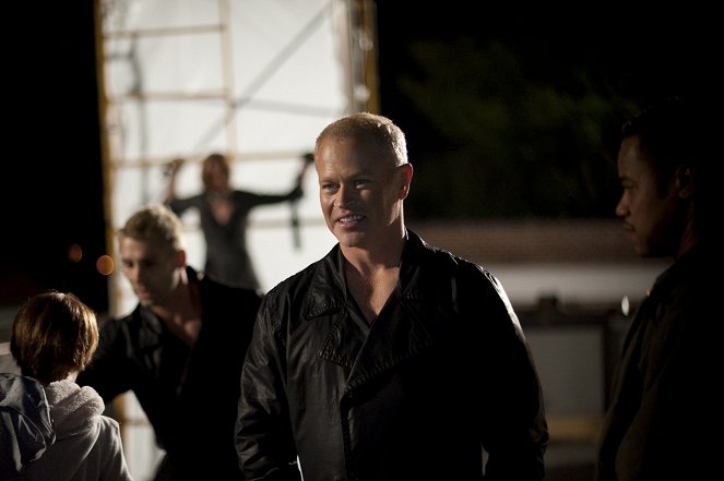 Tikot hodin - Z natáčení - Neal McDonough