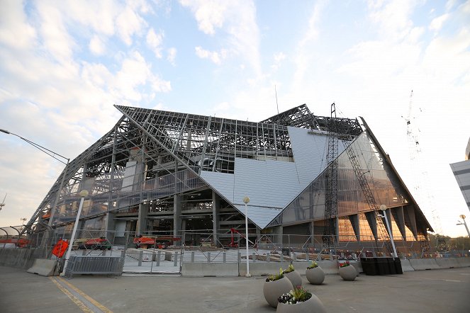 Building Giants - Super Stadium - Photos