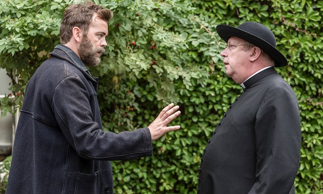 Father Brown - The Sins of Others - Film - Alex Price, Mark Williams