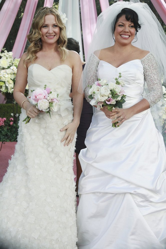Grey's Anatomy - White Wedding - Photos - Jessica Capshaw, Sara Ramirez