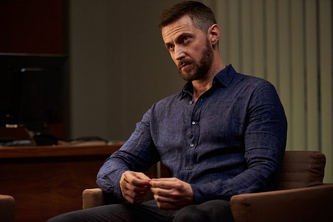 Berlin Station - Right and Wrong - Film - Richard Armitage