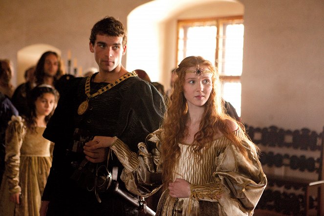 Borgia - Season 1 - 1492 - De la película - Stanley Weber, Isolda Dychauk