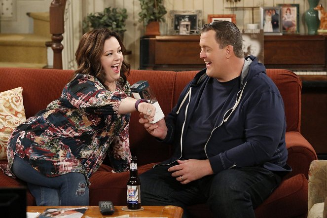 Mike & Molly - Season 6 - One Small Step for Mike - Z filmu - Melissa McCarthy, Billy Gardell